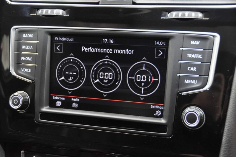 VOLKSWAGEN GOLF