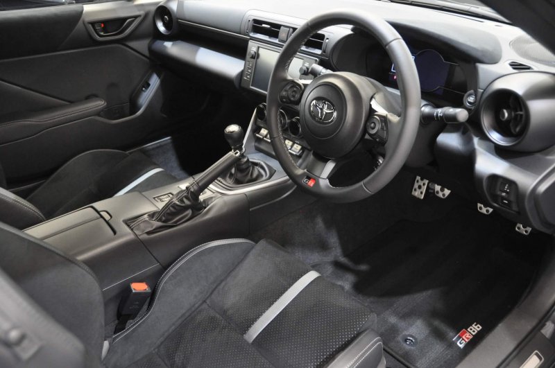 TOYOTA GR86