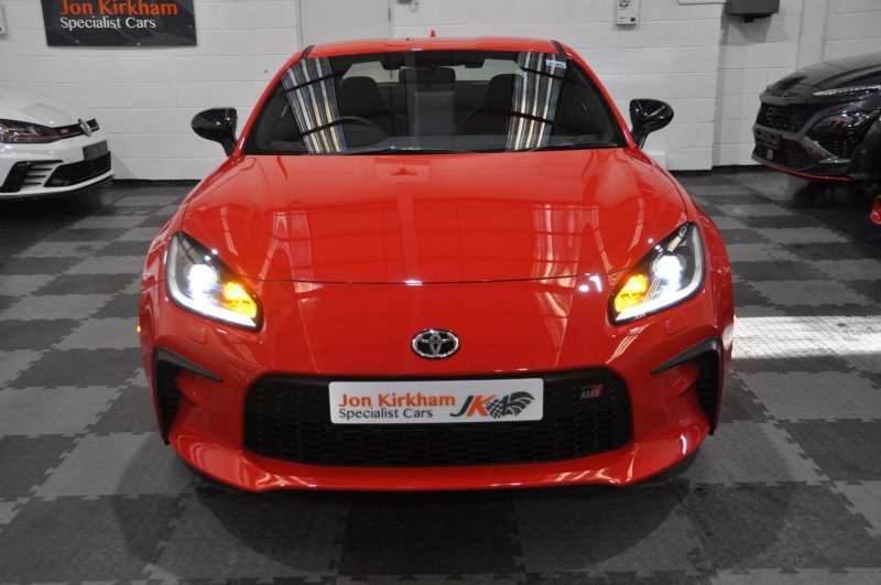 TOYOTA GR86