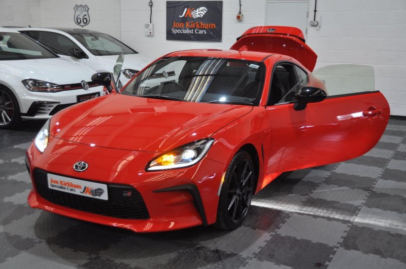 TOYOTA GR86
