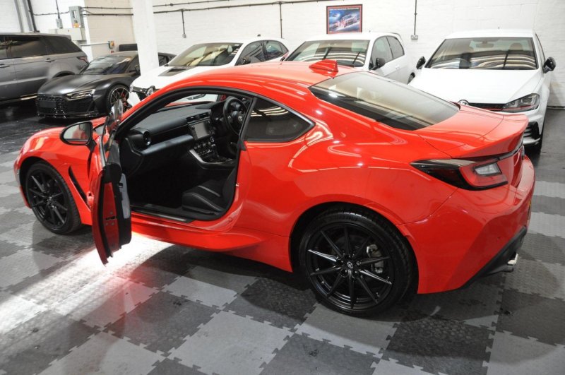 TOYOTA GR86
