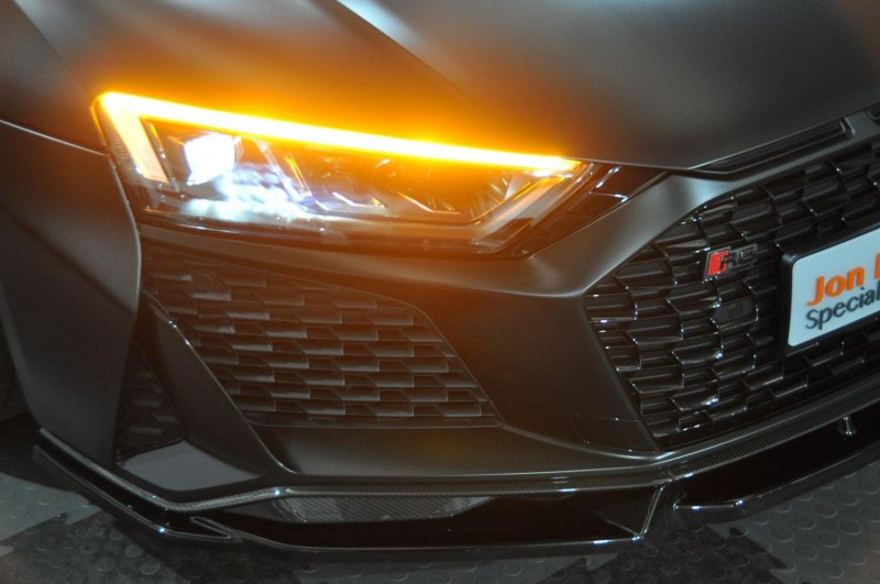 AUDI R8