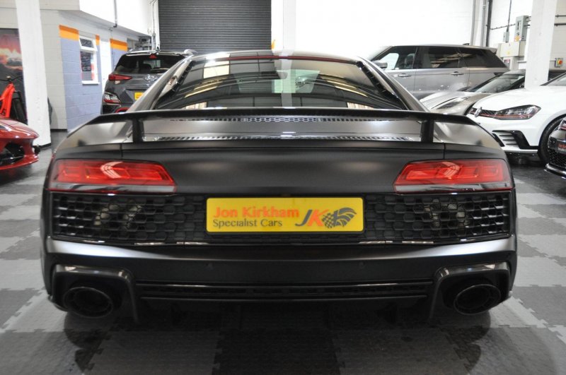 AUDI R8