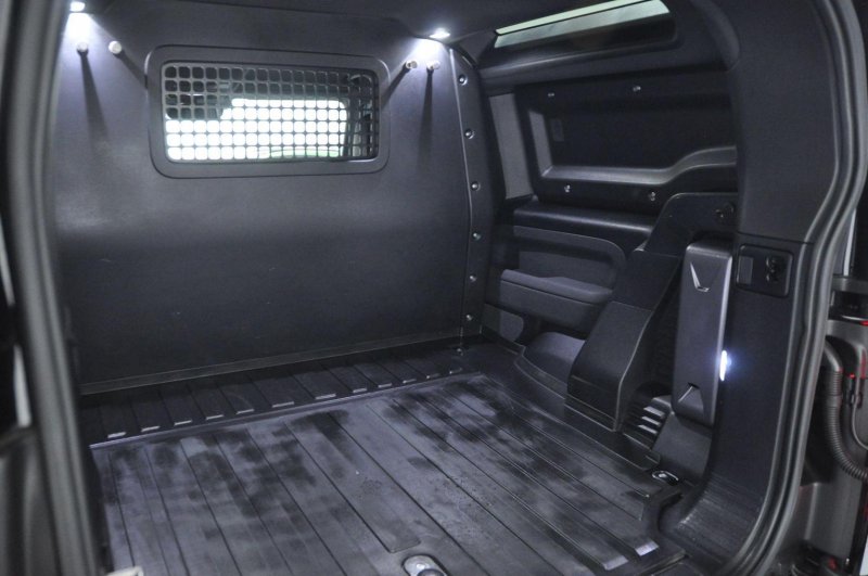 LAND ROVER DEFENDER 90