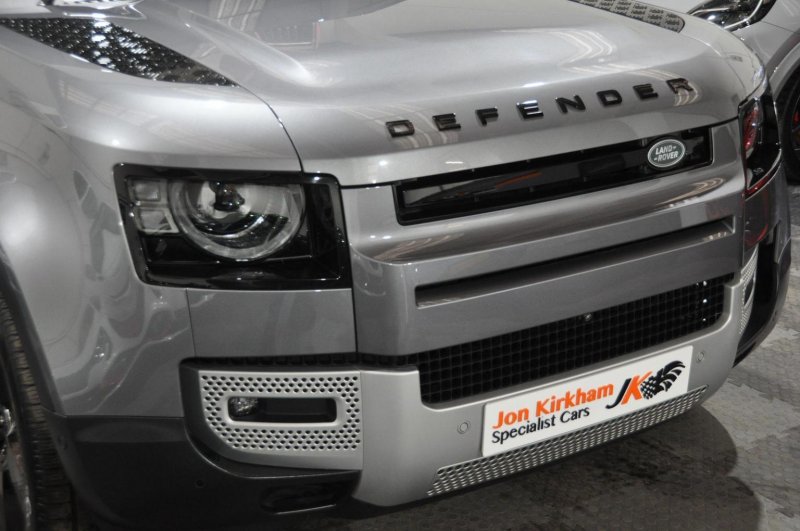 LAND ROVER DEFENDER 90