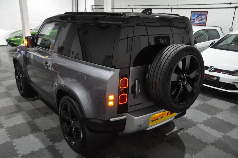 LAND ROVER DEFENDER 90