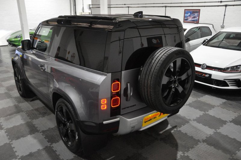 LAND ROVER DEFENDER 90