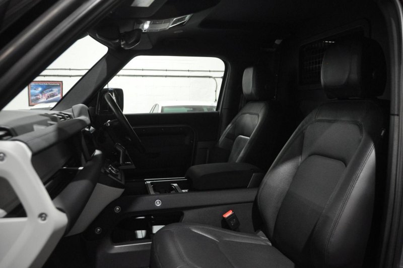 LAND ROVER DEFENDER 90