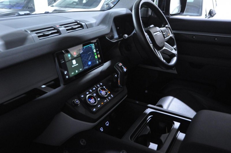 LAND ROVER DEFENDER 90