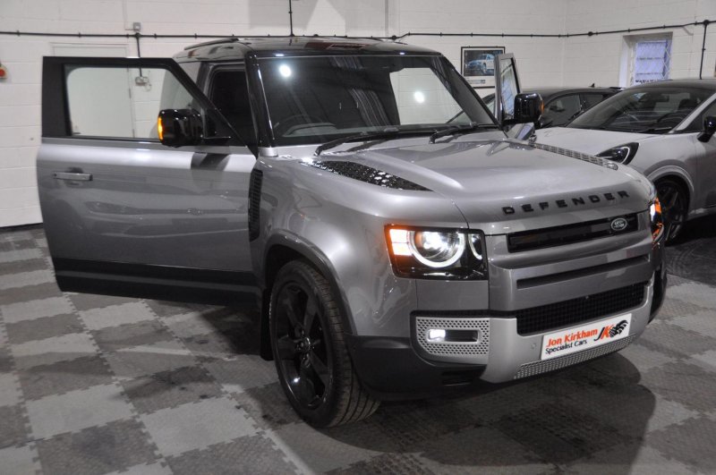 LAND ROVER DEFENDER 90