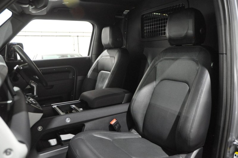 LAND ROVER DEFENDER 90