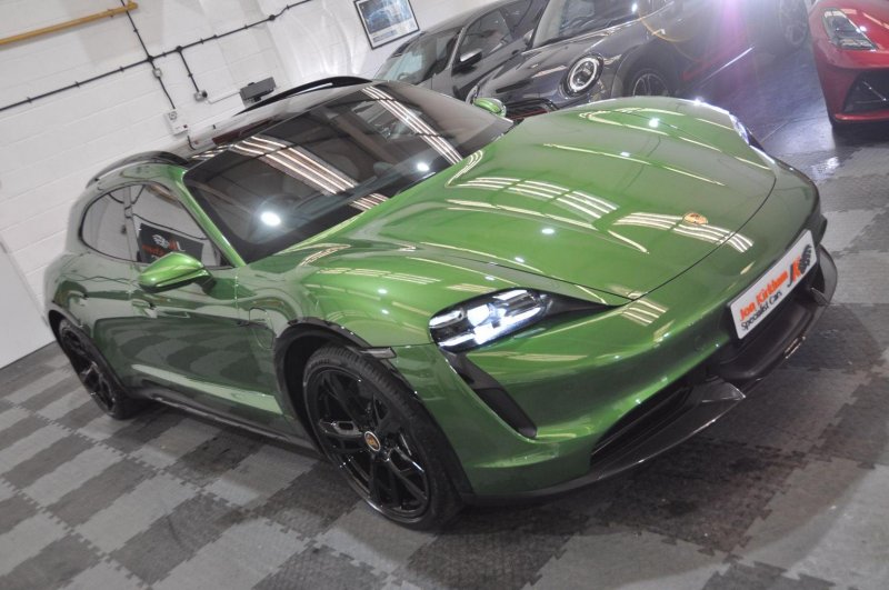 PORSCHE TAYCAN
