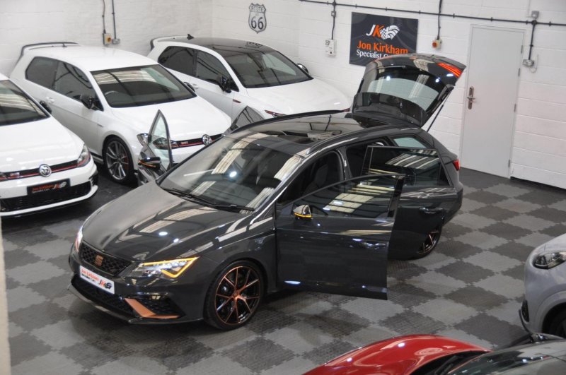 SEAT LEON