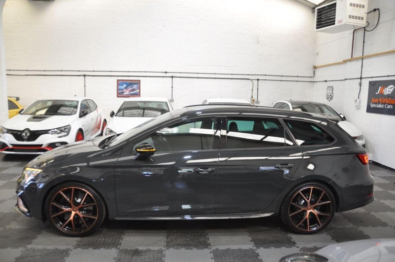 SEAT LEON