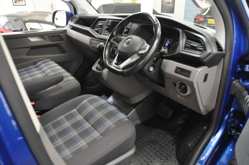 VOLKSWAGEN TRANSPORTER