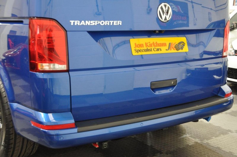 VOLKSWAGEN TRANSPORTER