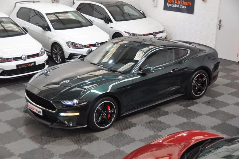 FORD MUSTANG