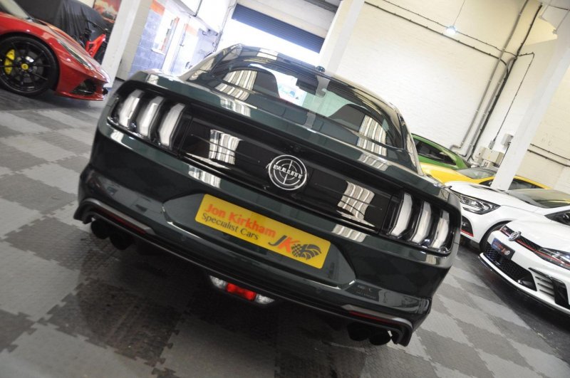 FORD MUSTANG