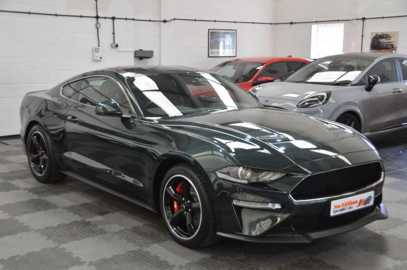 FORD MUSTANG
