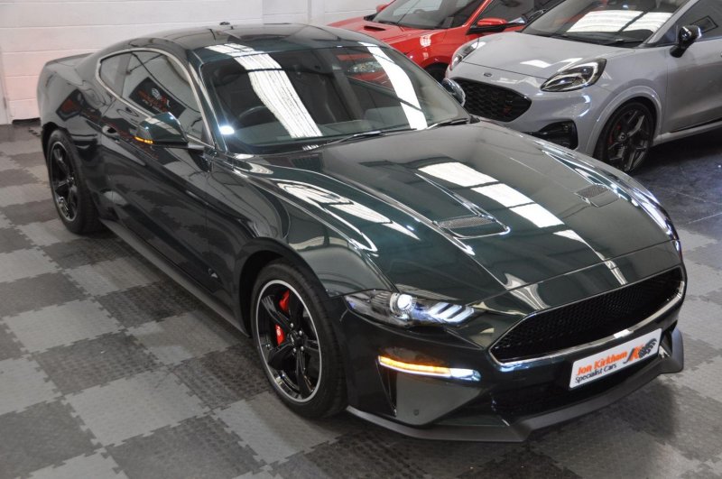 FORD MUSTANG