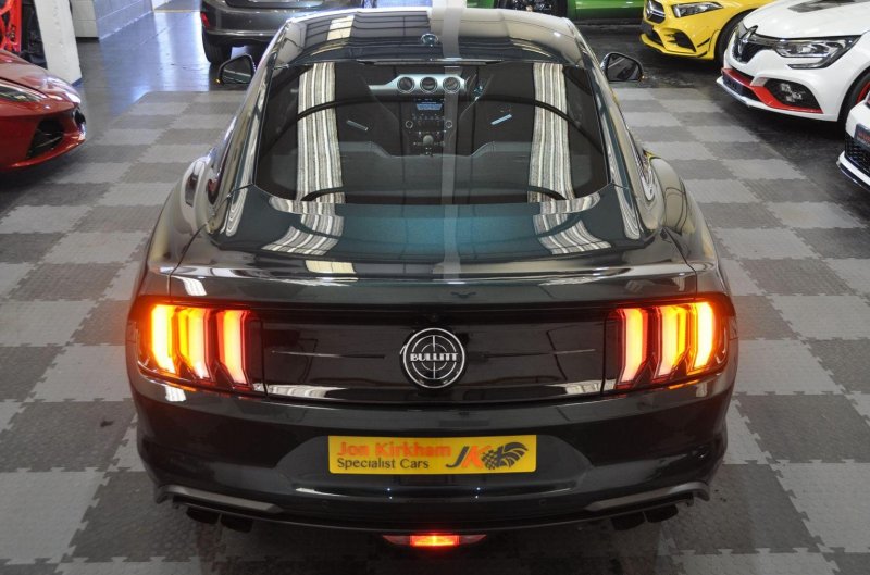 FORD MUSTANG