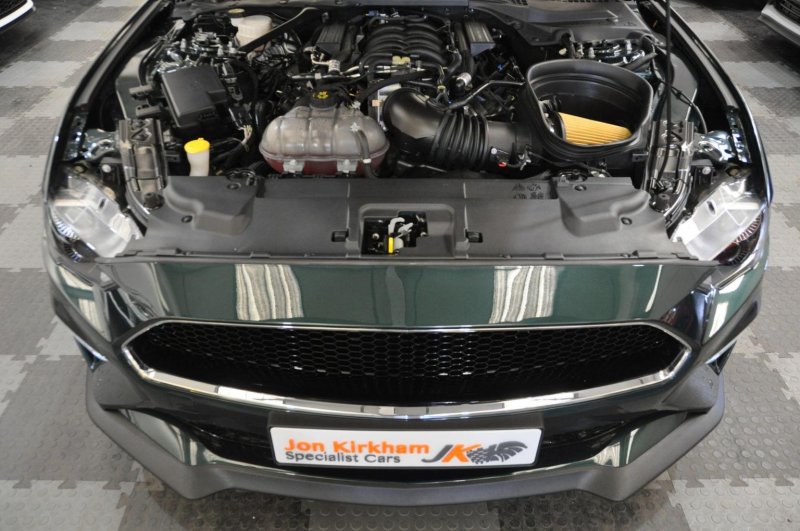 FORD MUSTANG