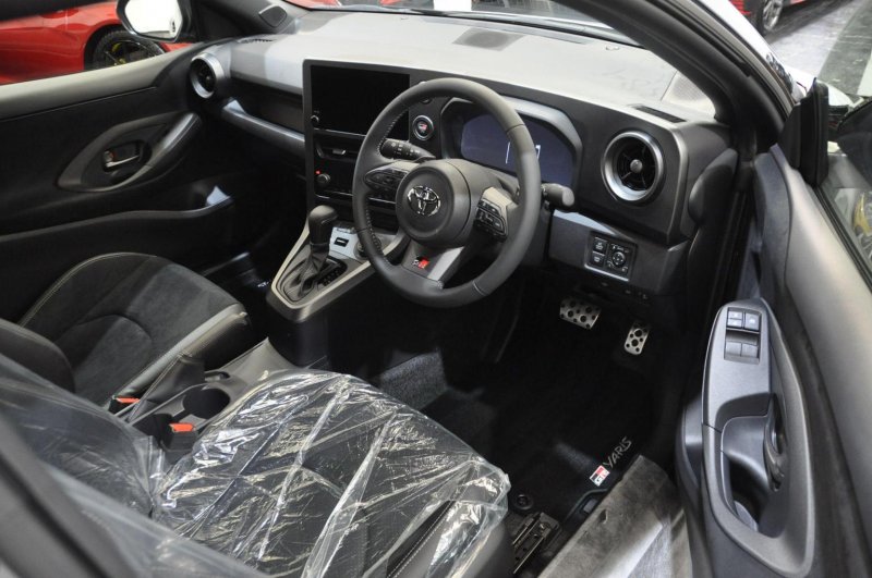 TOYOTA YARIS
