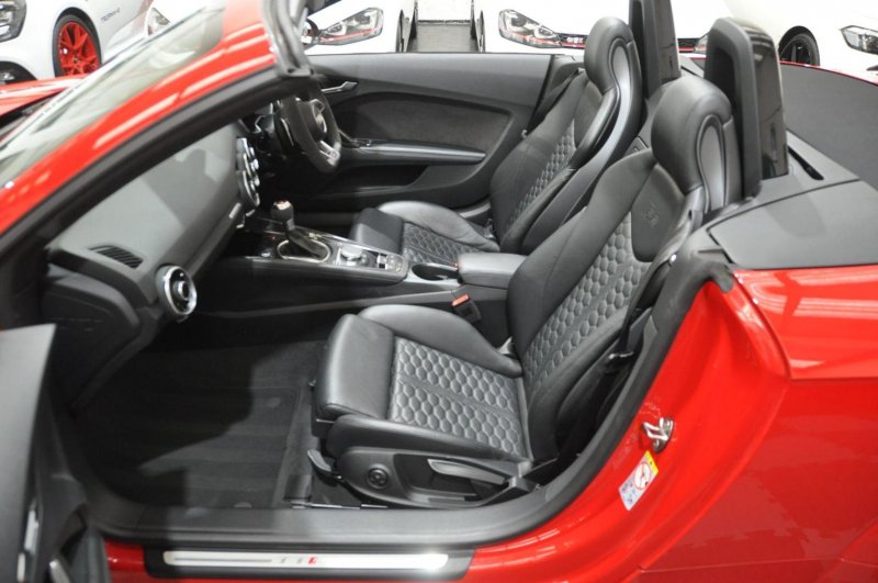 AUDI TT RS