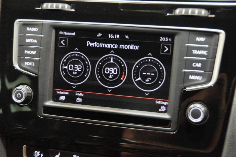 VOLKSWAGEN GOLF