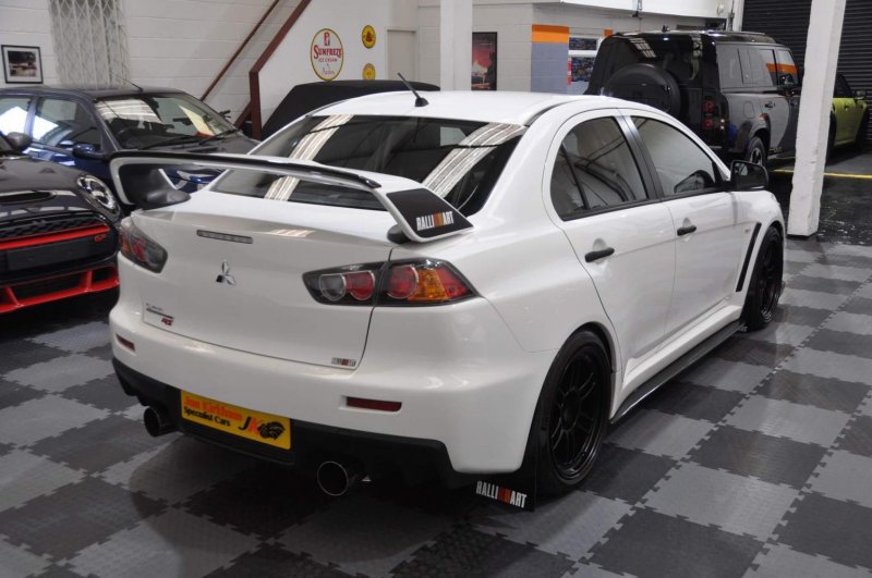 MITSUBISHI LANCER