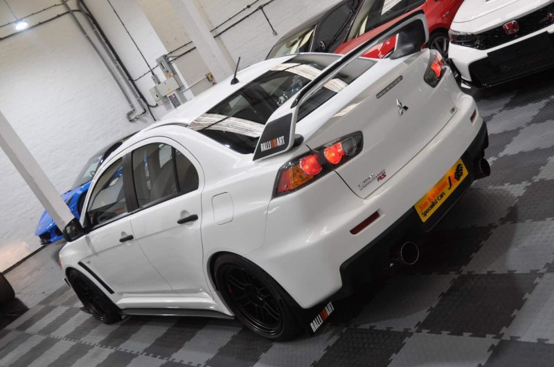 MITSUBISHI LANCER