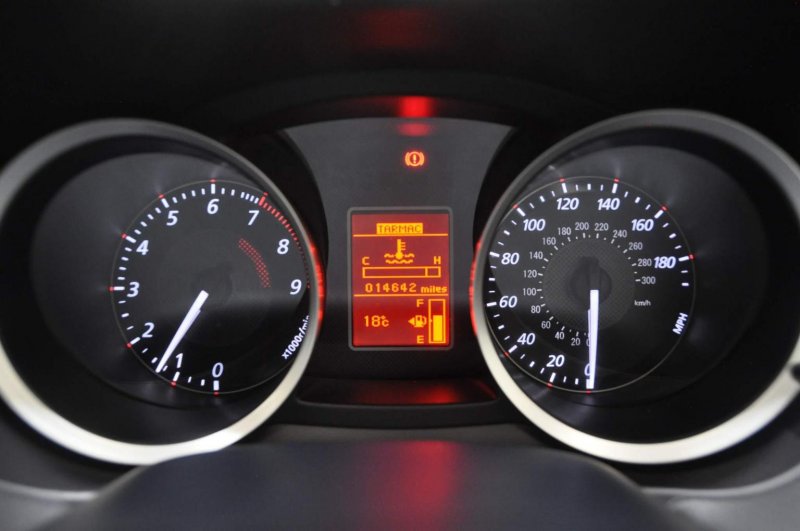 MITSUBISHI LANCER
