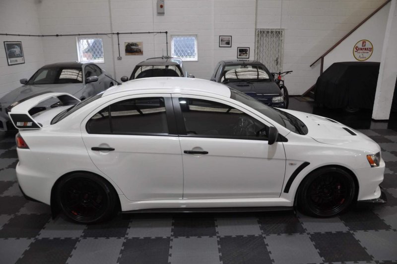 MITSUBISHI LANCER
