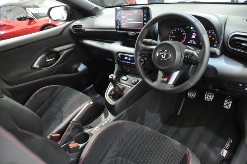 TOYOTA YARIS